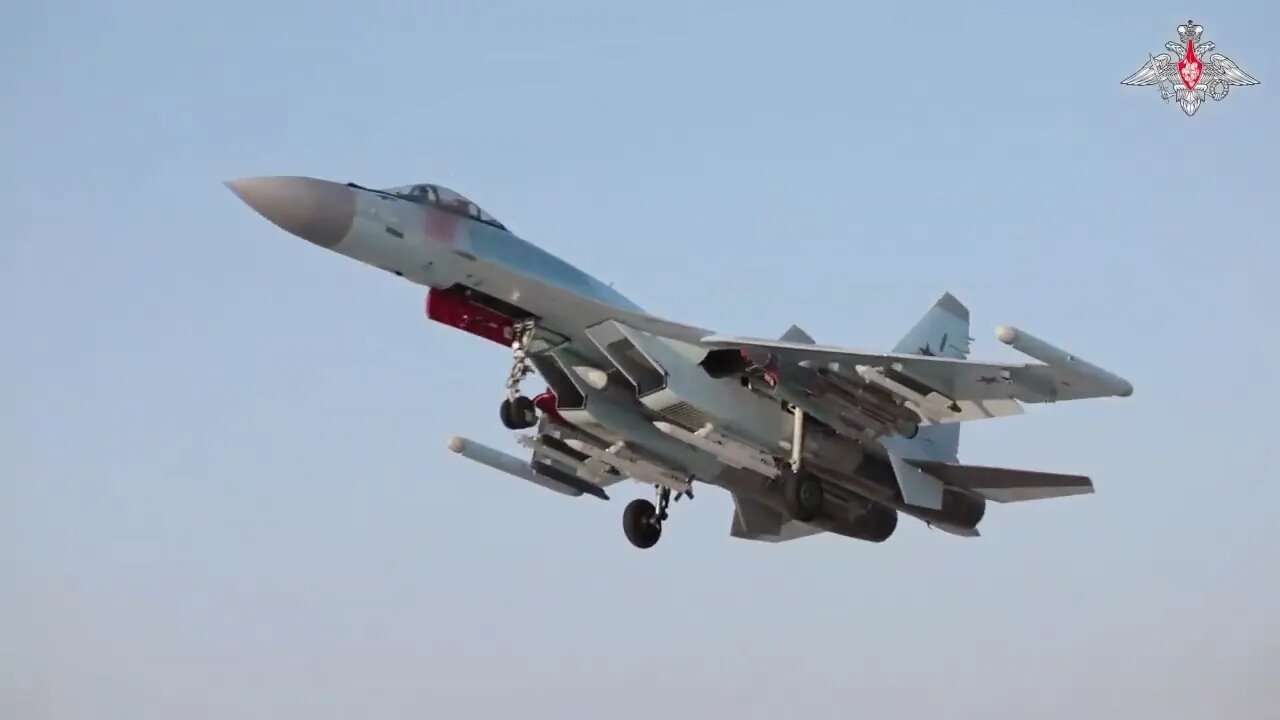MoD Russia: Under reliable protection: Su-35S crews conduct patrols in areas of the SMO.