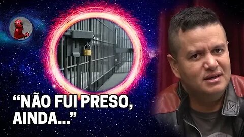 DESAFIOS DE UM COMEDIANTE POLICIAL com Tiago Raiz | Planeta Podcast