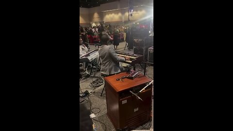 Henderson Palmer Harris - warming up the Leslie 🎹🎼🎶🎵