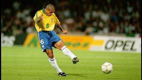 Roberto Carlos magic left foot