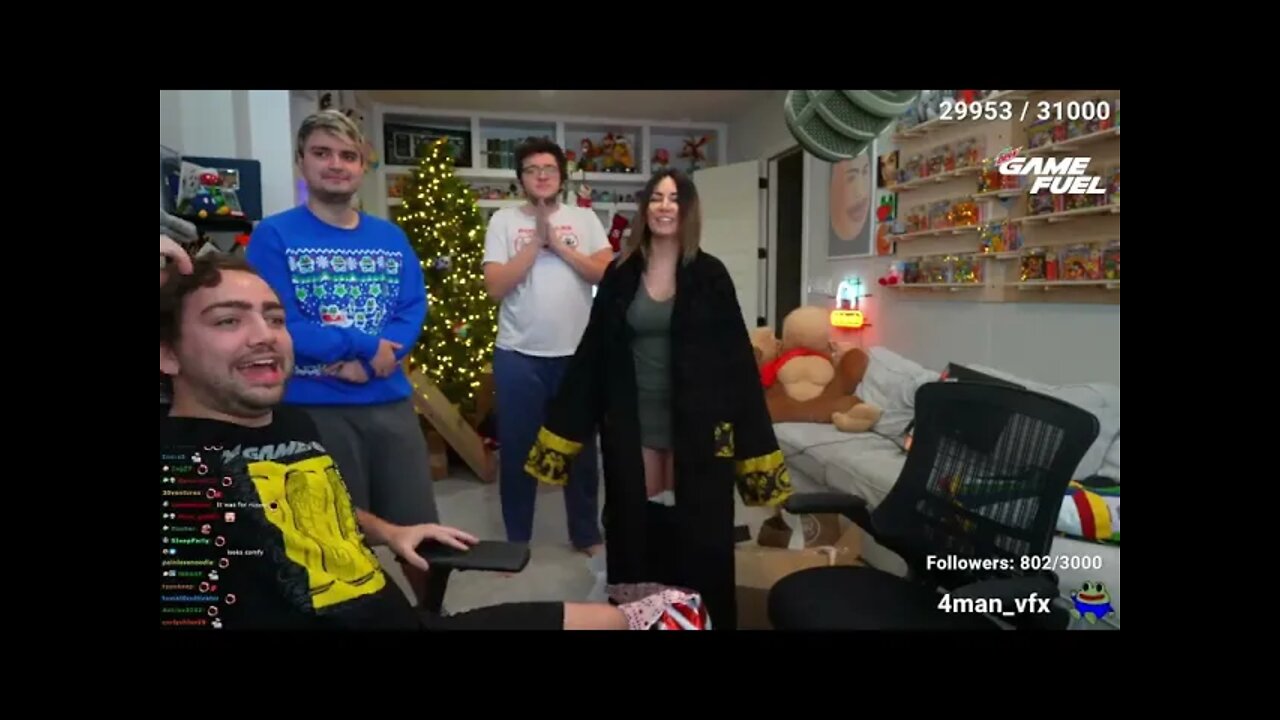 Mizkif's Christmas Gift To Alinity