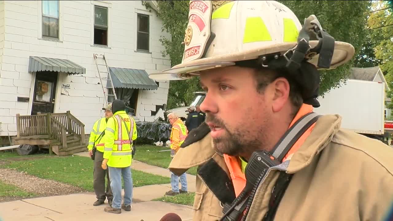 Box truck knocks home off its foundation in Silver Creek