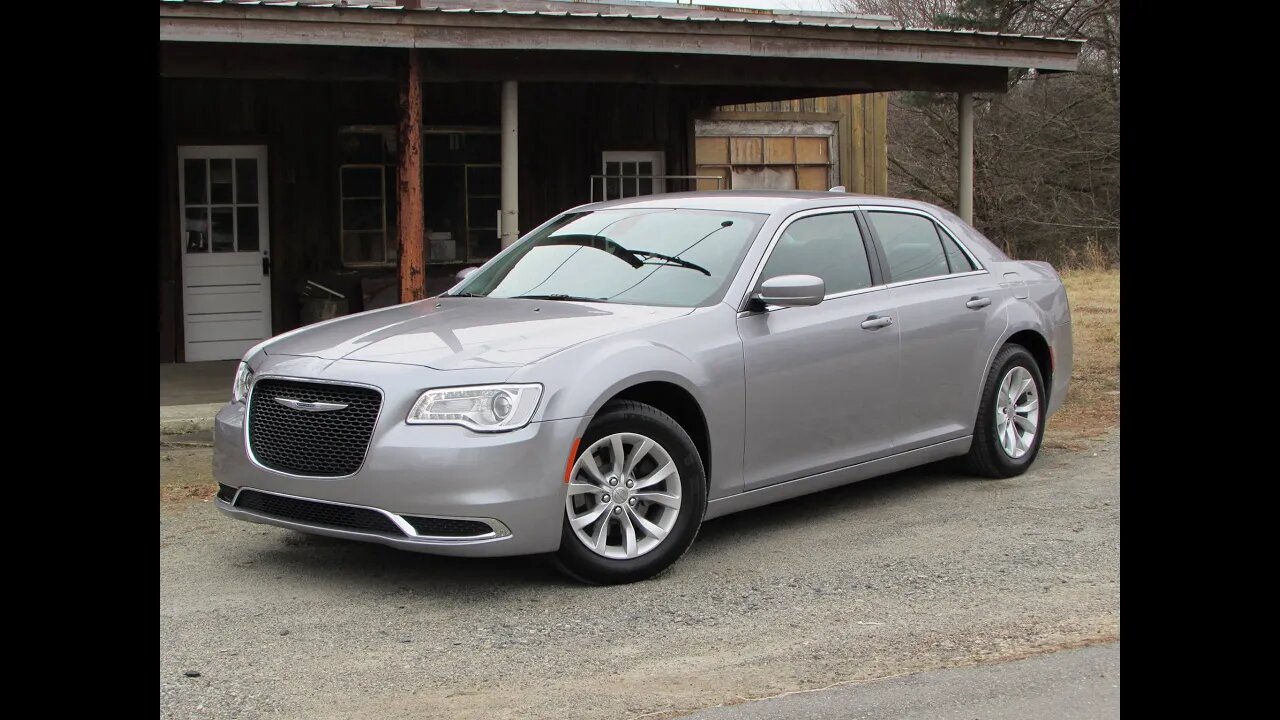 2015 Chrysler 300 Limited V6 Start Up, Road Test, and In Depth Review