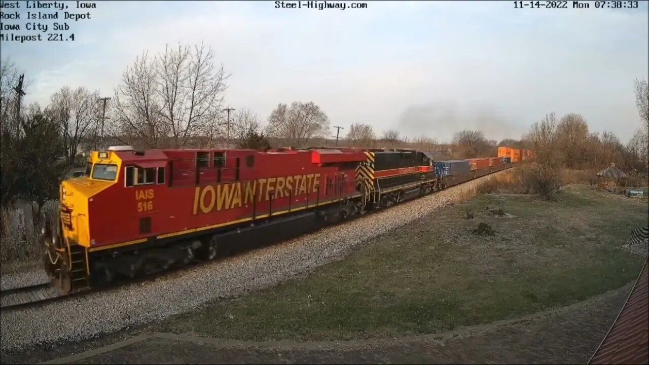 IAIS 516 Interstate Leading EB Manifest at West Liberty, IA on November 14, 2022