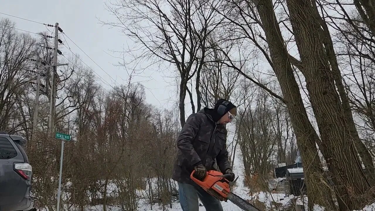 Dragging logs with my Toyota TRD 4runner, and chopping firewood, in an artic freeze! #farmstead