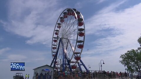 New Ferris wheel open in Green Bay