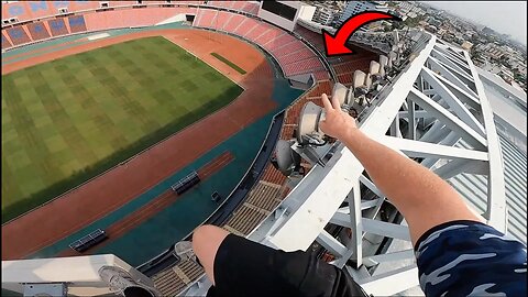 CLIMBING HUGE STADIUM IN BANGKOK & PLAYING ON THE PITCH!