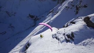 Parapendio e sci fusi in un unico sport