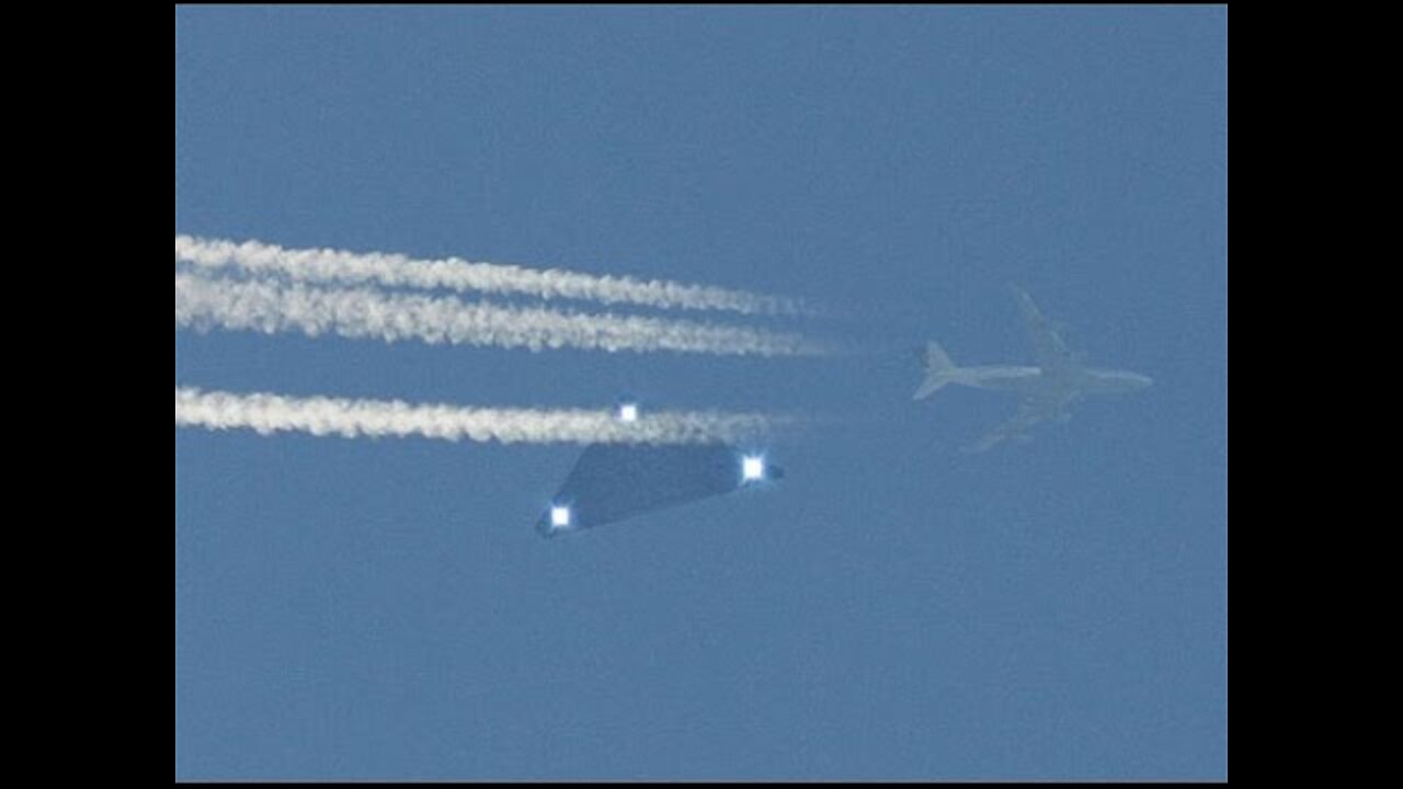 Military Aircrafts With A UFO , USA Военные самолеты с НЛО, США