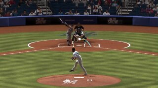 MLB The Show 22 3-run HR (4)
