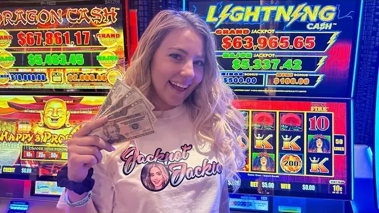 Playing LIGHTNING LINK in the monarch's high limit room and hit the bonus! 🤑