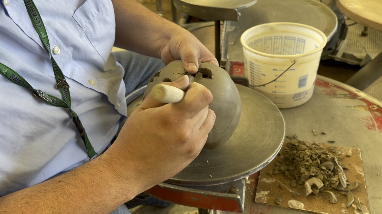 Close form pottery￼. Step 3