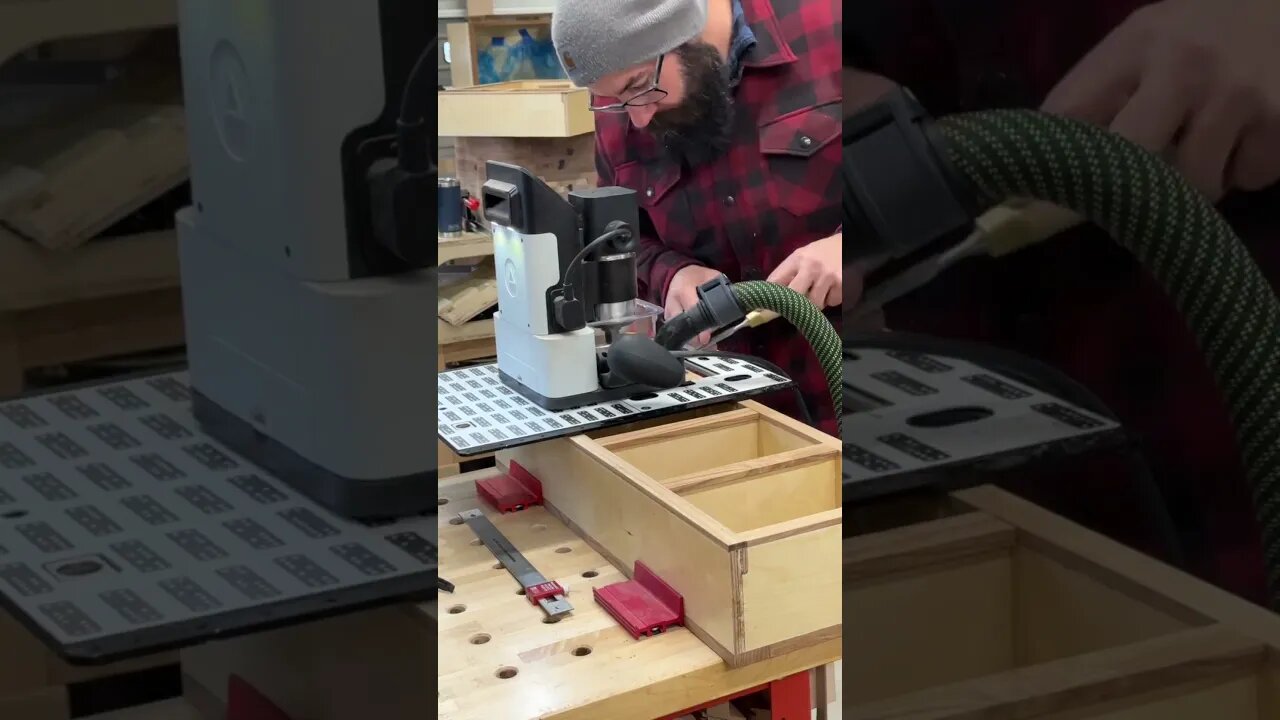 Installing concealed hinges on a fancy wall cabinet #woodworking #cabinet #hardware