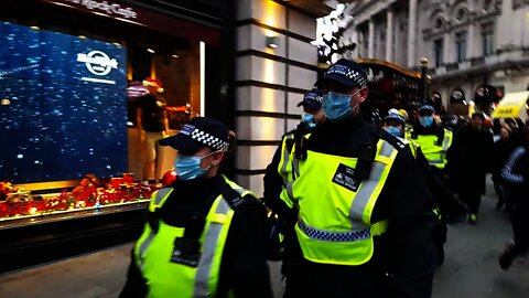 TSG POLICE MARCHING PICCADILLY CIRCUS #metpolice