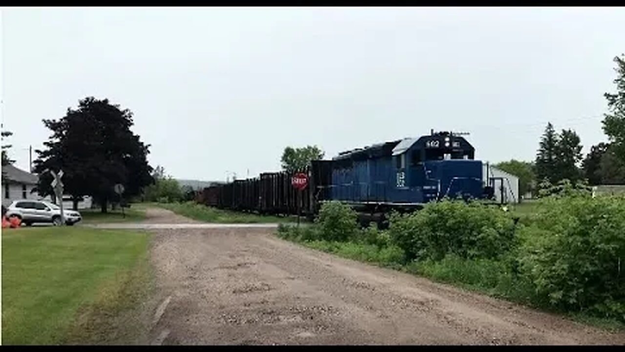 South Bound E&LS Freight Train In The Rain.. I'll Film In It All! | Jason Asselin