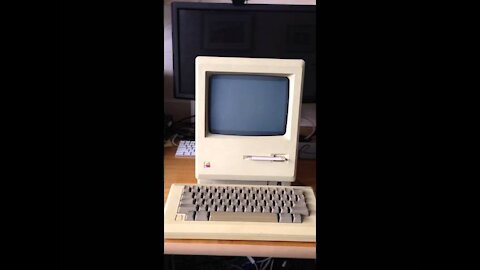 35 year old Original Mac switching On!