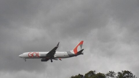 Boeing 737 MAX 8 PR-XME on final approach coming from Guarulhos near to land in Manaus