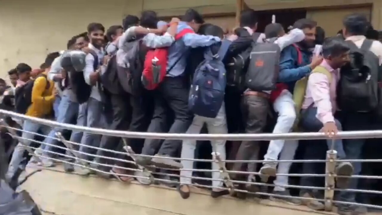 Railing Collapses As 1800 Aspirants Turn Up For 10 Jobs In India