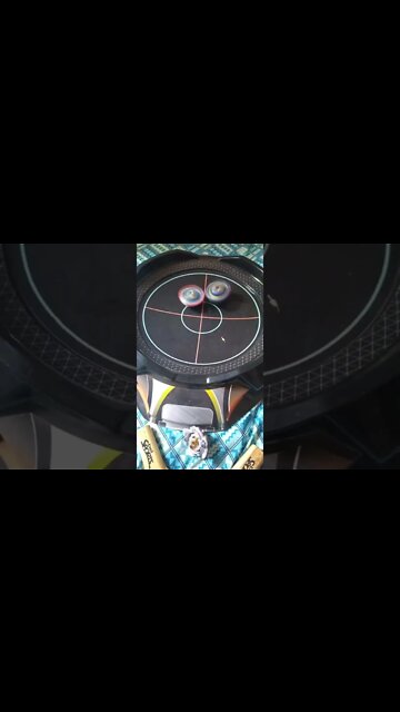 batalha de beyblade savior valkyrie e ultimate valkyrie vs astral spriggan #batalhadebeyblade