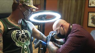 De Pere man gets 'Bucks in Six' tattoo to celebrate the NBA Championship