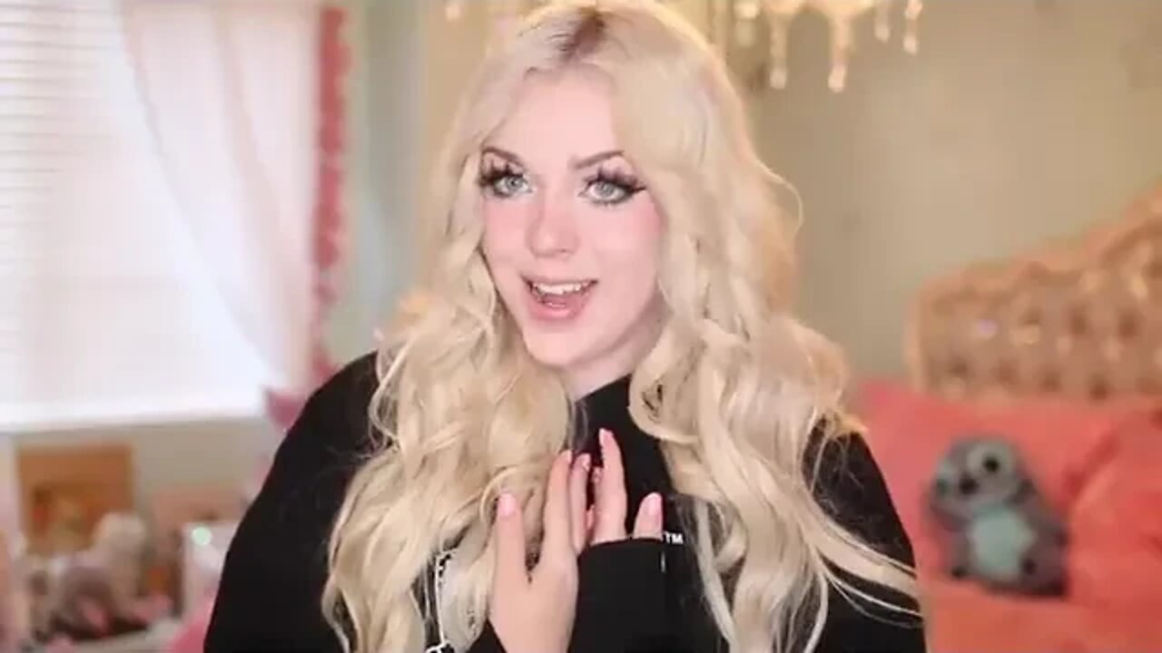 Staying OVERNIGHT At The MOST HAUNTED CLOWN Motel In America-Lyssy Noel *Reuploaded*