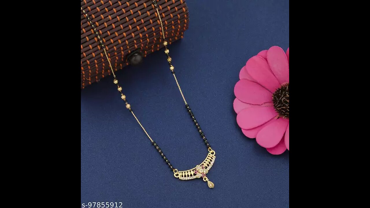 short gold mangalsutra design #