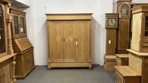 Large Antique Pine 2 Door Wardrobe (Dismantles) (W0902F) @PinefindersCoUk