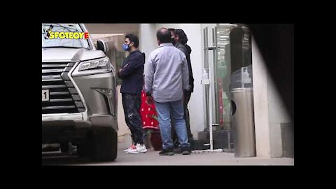 Abhishek Bachchan & Aditya Roy Kapur snapped around in Town | SpotboyE