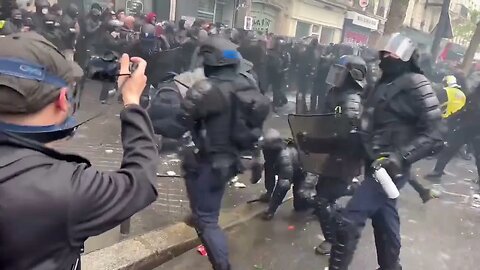 #Polizei 1.Mai Paris