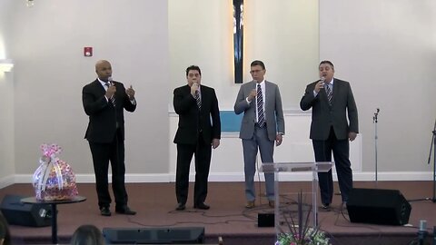 Quarteto canta "Jesus Vem Logo"