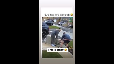 She have one job to do🤣