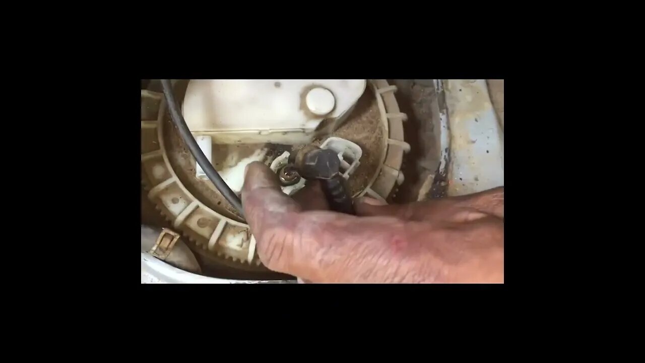 TOYOTA YARIS - HOW TO REMOVE FUEL PUMP HOUSING