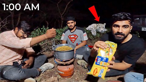 Night Camping In Jungle - खतरनाक जानवर से सामना हो गया 😱