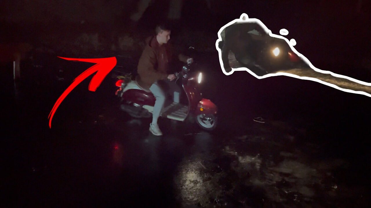 Drifting My Moped! (I fell)