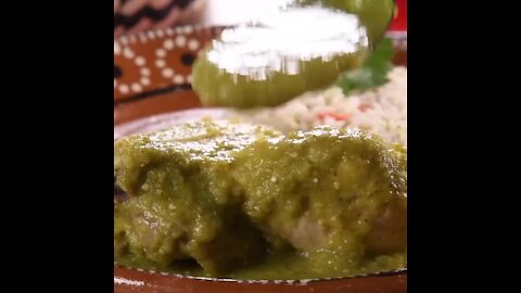 Chicken in Green Sauce with Epazote