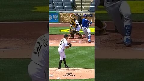 El Mago Javy Baez Haciendo Magia
