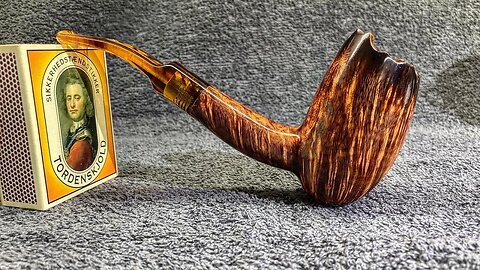 LCS Briars pipe 691 - 4 Star Cracked Egg