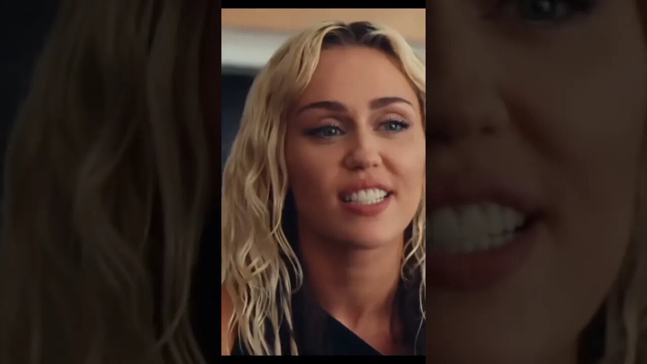 Miley Cyrus the sexy robot 🤖🥰