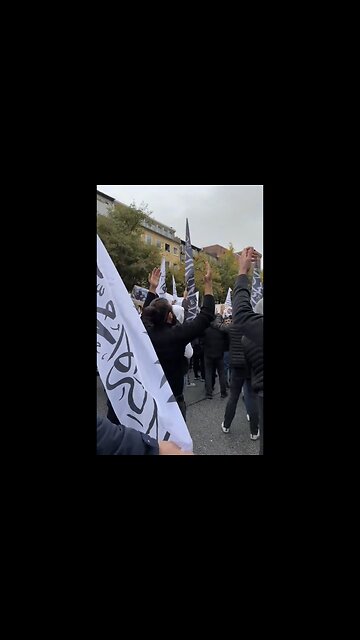 TALIBAN🏁AL-QAIDA FLAGS🏁🥷FLY AT PRO PALESTINE PROTEST IN GERMANY🏁🥷💫