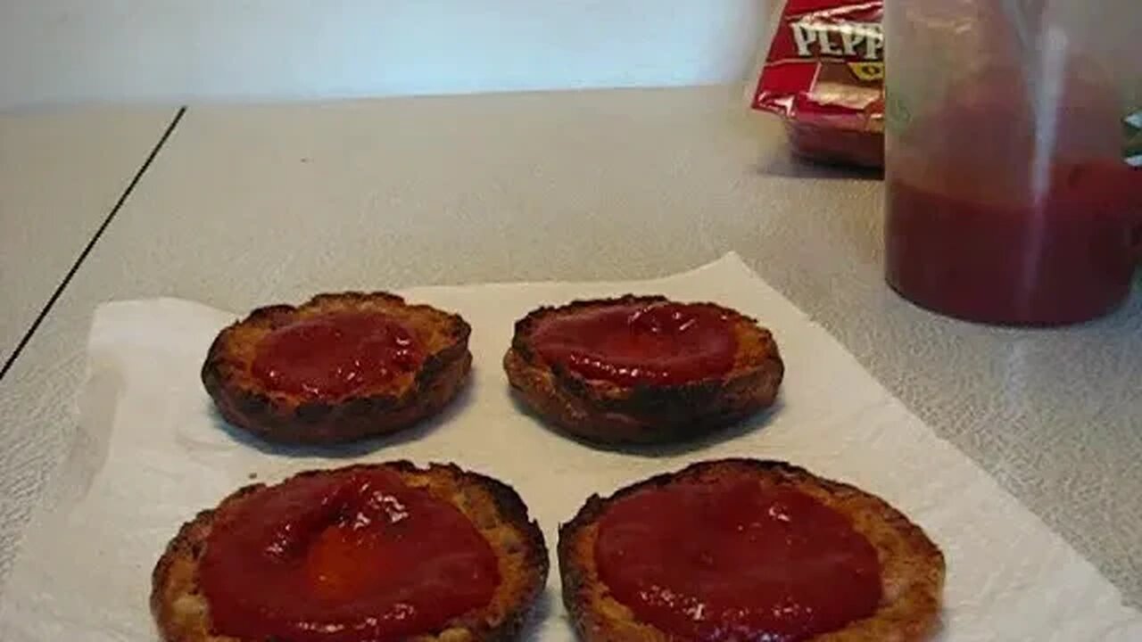 THE EASY TO MAKE ENGLISH MUFFIN PIZZA