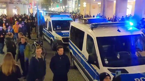 Spaziergang und Shopping im Polizeikessel München 09.02.22