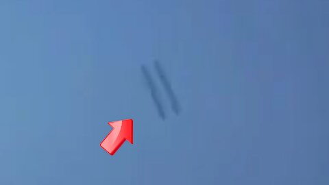 Sighting of two stick-shaped UFOs in the bright sky [Space]