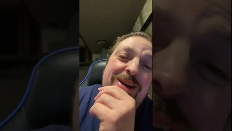 Toxic Fan Try’s To Swing On MGK! 🤣