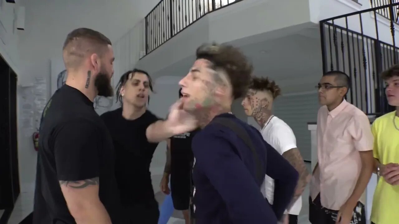 Konvy punches the island boys #konvy #islandboys #n3onclips