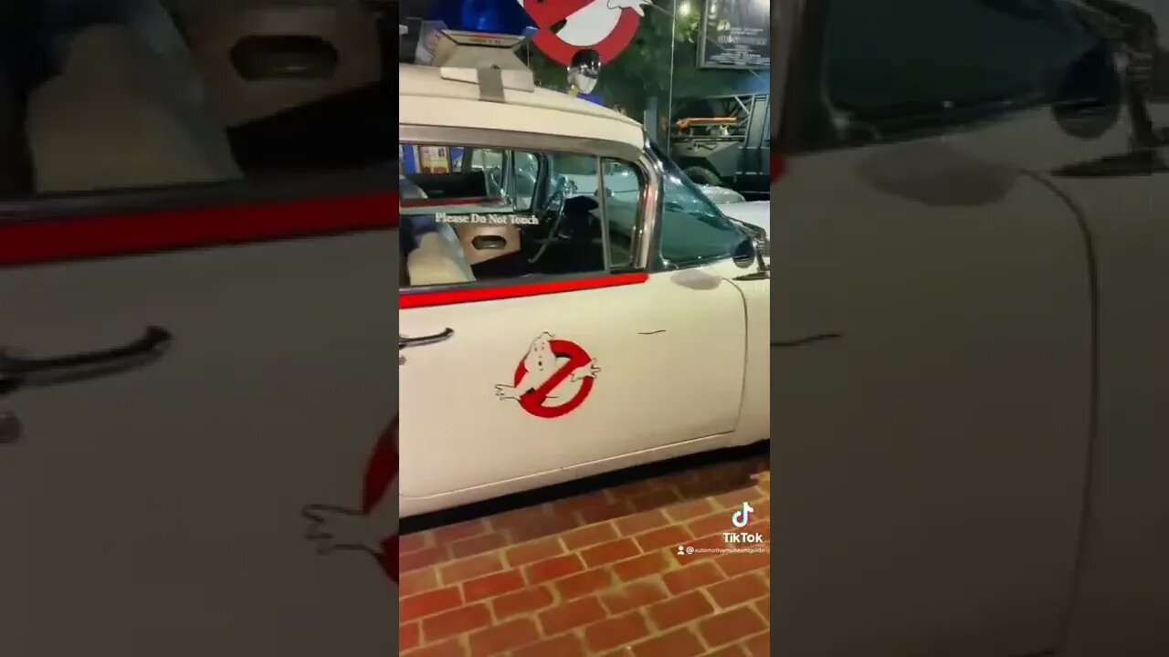 1959 Cadillac Ghostbusters Ecto1