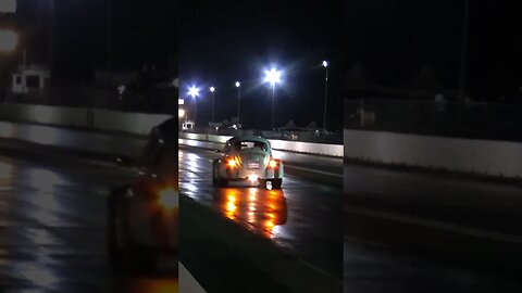 CUSTOM BEATLE MISSES SHIFT RACING DOWN TRACK