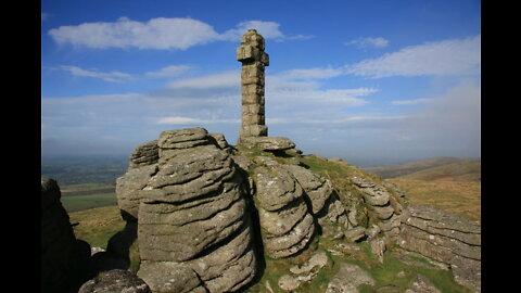 Whtvis that??? Nightvhiking to Brat Tor. DARTMOOR. getting lost night hiking GoPro