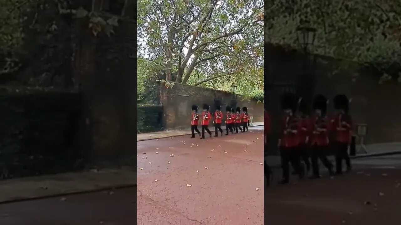 The kings Guards march out of Clarence house #buckinghampalace