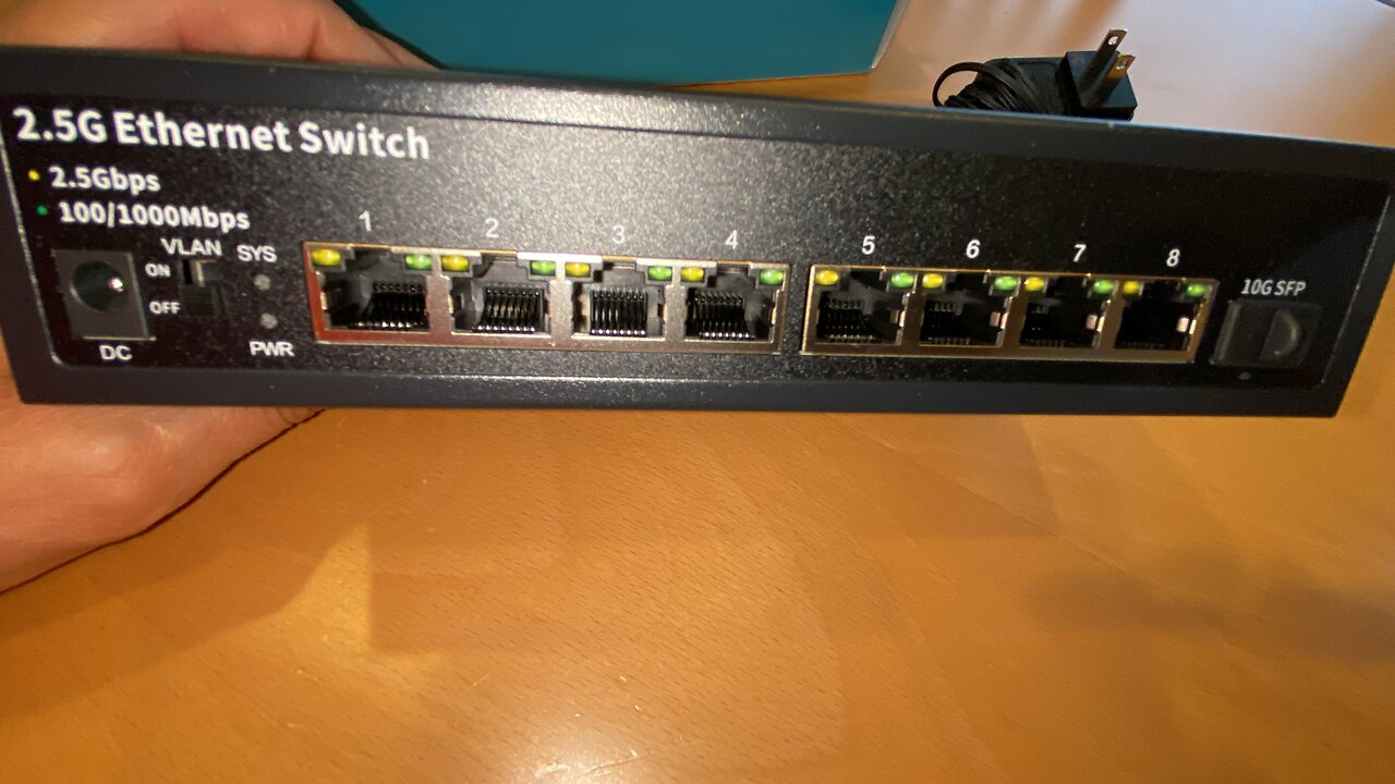 UnBoXing STEAMEMO 8-Port 2.5G Unmanaged Ethernet Switch Ports 1 10G SFP 60Gbps Switching Capacity