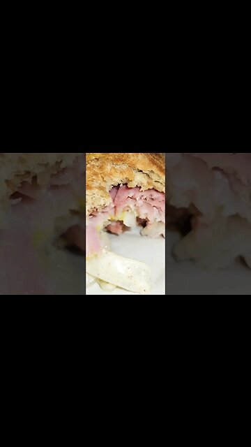 The best ham & turkey sandwich in the game 🐷🦃#shorts